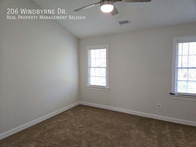 Building Photo - 206 Windbyrne Dr
