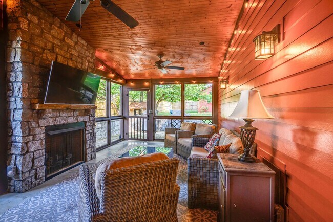 Building Photo - Renovated Historic Craftsman in East Nashville | 4 Bedrooms, 2-Car Garage & Outdoor Living