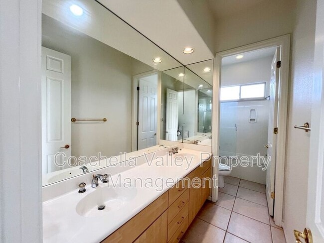 Building Photo - 20 Trafalgar