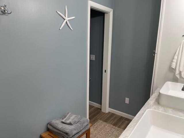 Building Photo - 2002 Greenwood Dr