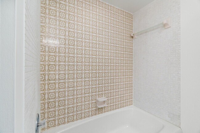 Building Photo - 950 Ponce De Leon Rd