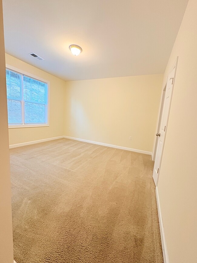 Building Photo - 62 Windgate Cir
