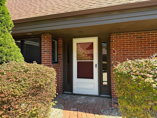 Primary Photo - 11 Montoya Dr