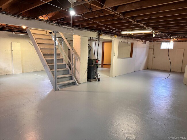 Building Photo - 10 Smith St