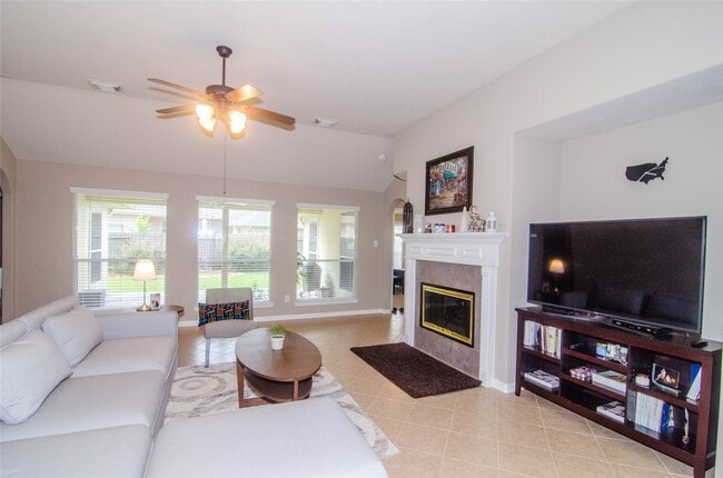 Building Photo - 26610 Heatherbriar Ln