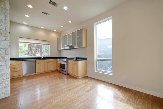 Building Photo - 5312 Agatha Cir