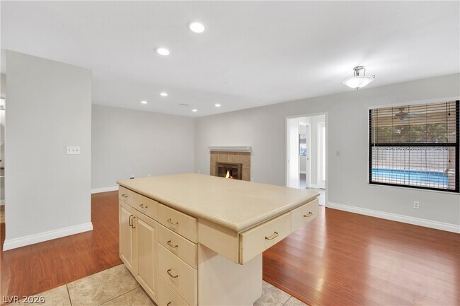 Building Photo - 8136 Spur Ct