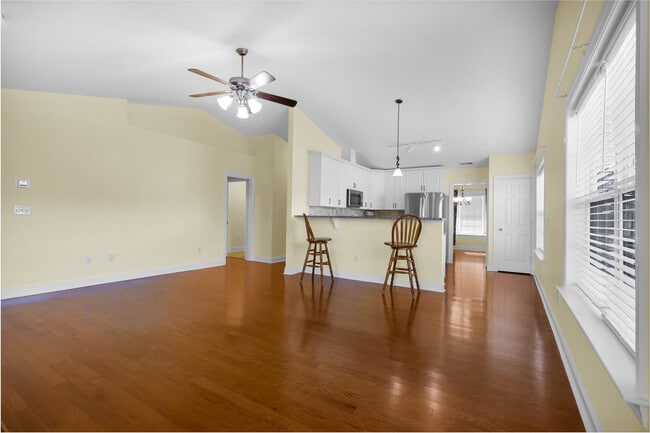 Building Photo - 201 Quincy Ct