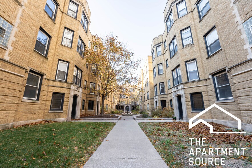 Building Photo - 3924 N Pine Grove Ave