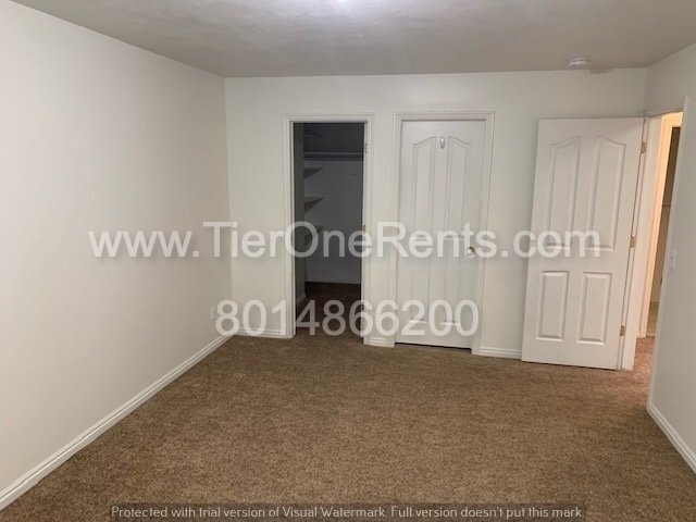 Building Photo - This property offers a no deposit option available for qualified renters!!