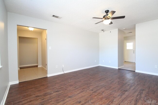 Building Photo - 7642 Sandy Creek Dr