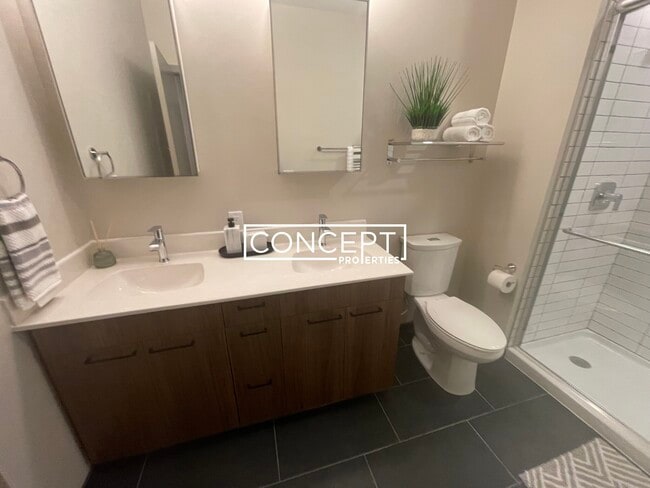 Building Photo - 525 Lincoln St