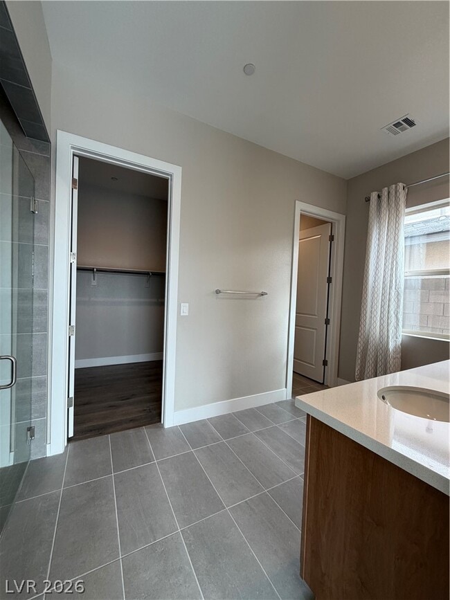 Building Photo - 11831 Giroma Ave