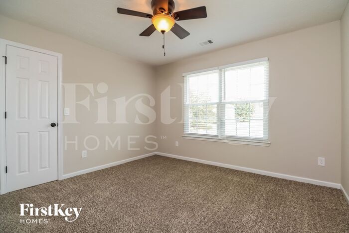 Building Photo - 1705 Bennett Dr