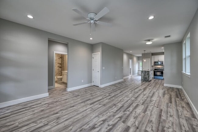 Building Photo - 1915 Willow