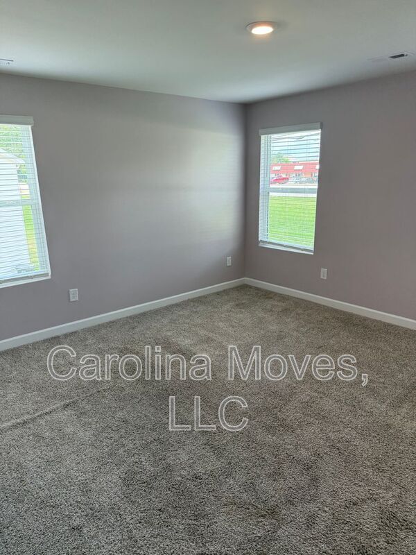 Building Photo - 206A Telford Dr.