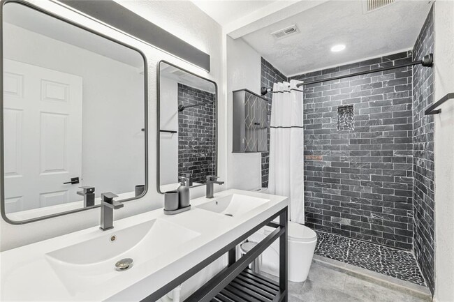 Building Photo - 8600 Fathom Cir