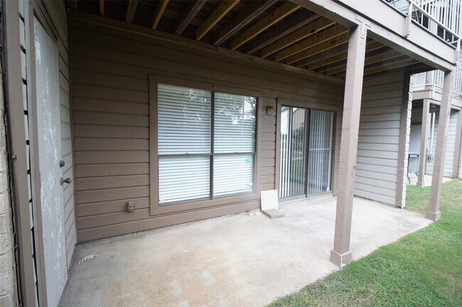 Building Photo - 8581 Sands Point Dr