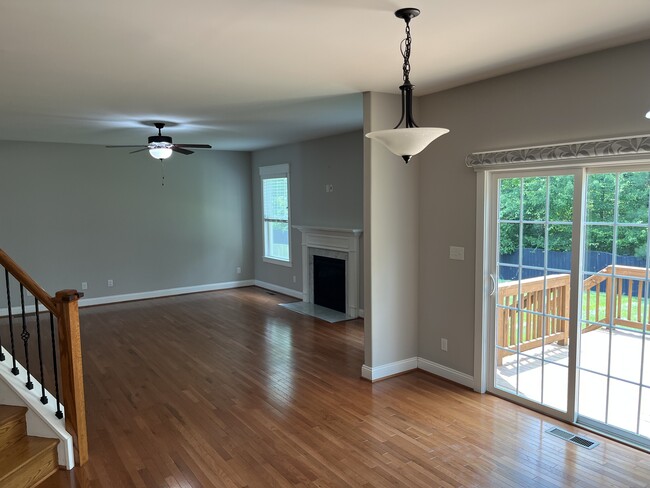 Building Photo - 3242 Barkham Dr
