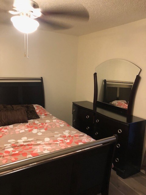 Building Photo - 18333 Roehampton Dr