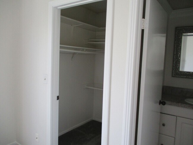 Building Photo - 1046 Opal St