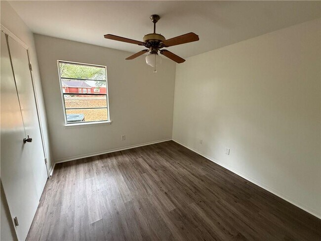 Building Photo - 2333 Burgett Rd