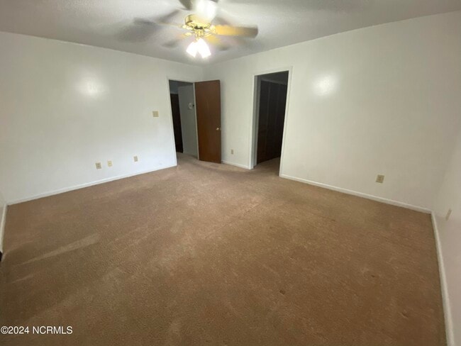 Building Photo - 612 Independence Dr
