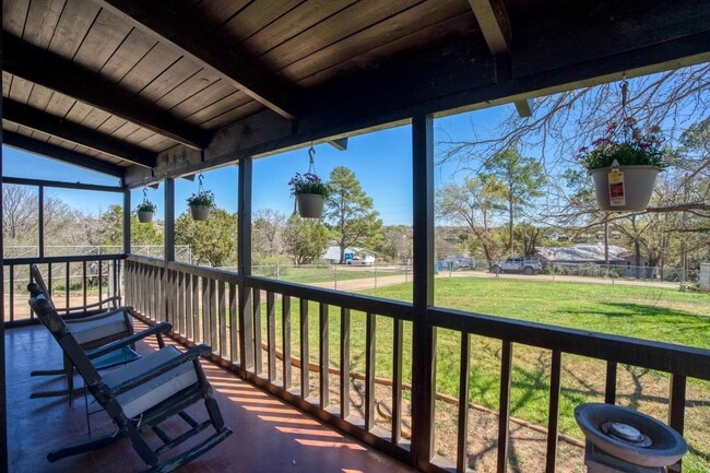 Building Photo - 758 Sandy Mountain Dr