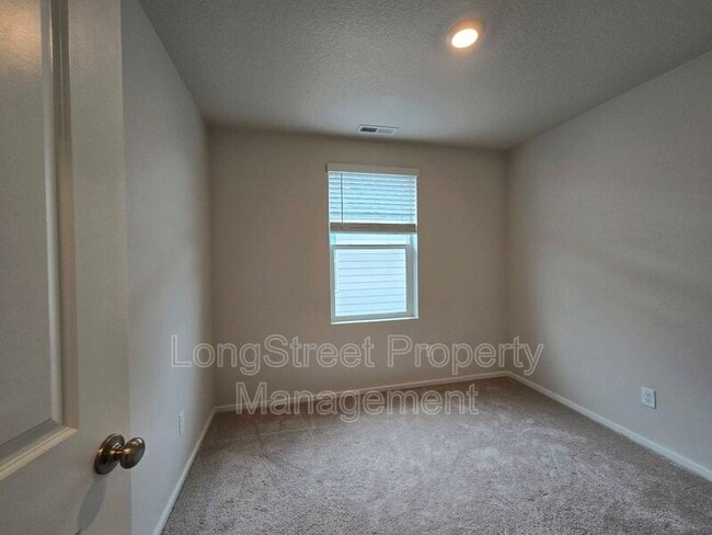 Building Photo - 412 Lost Lake St NE