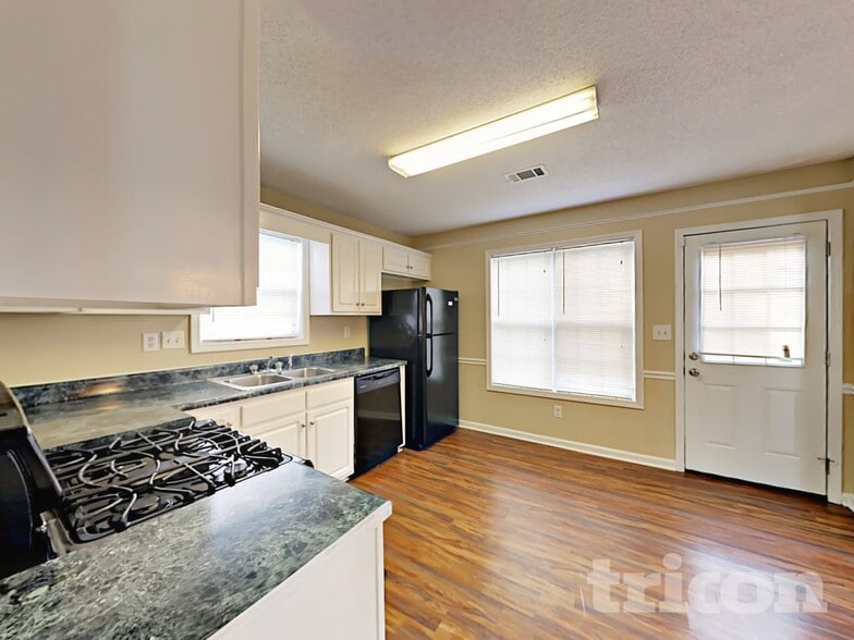 Building Photo - 2230 Telluride Dr