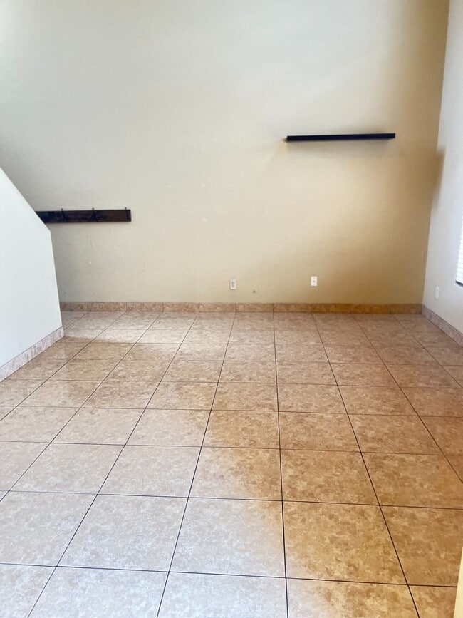 Building Photo - 3 Bedroom - 2.5 Bath - 1395 Sq. Ft. Home f...