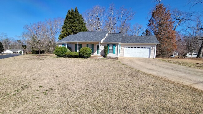 Primary Photo - 3 Bed, 2 Bath Home Available in Greer