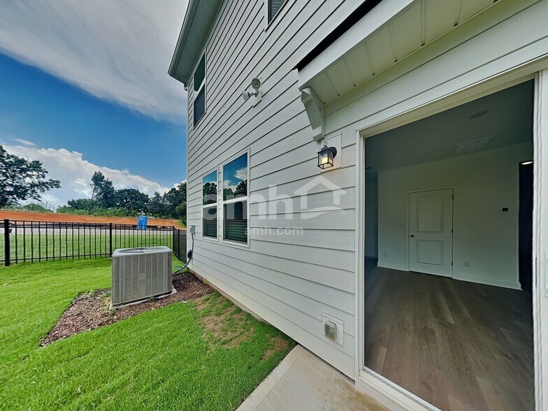 Building Photo - 1019 Bevington Dr