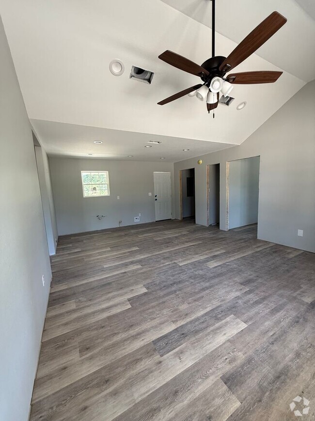 Building Photo - 3 Bed 2 Bath - New Construction