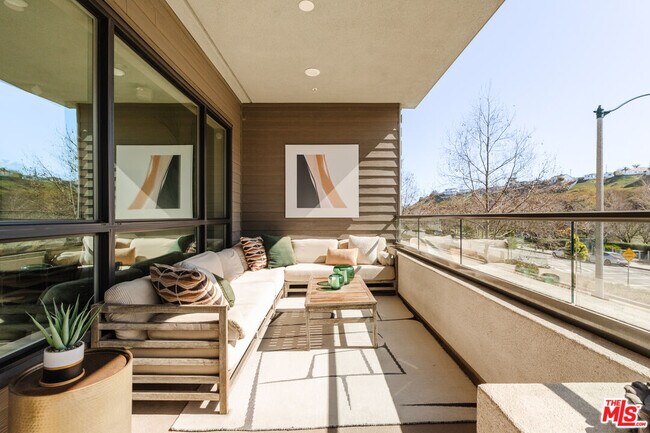 Building Photo - 12765 Bluff Creek Dr