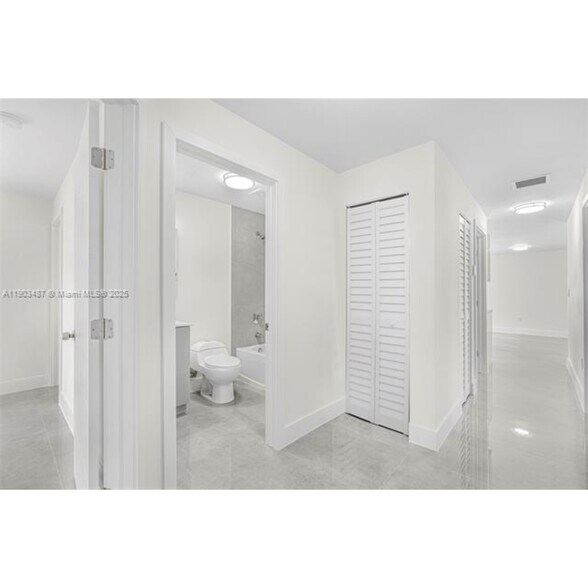 Building Photo - 933 NW 50th St