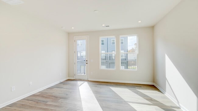 Building Photo - 5509 Swaling St