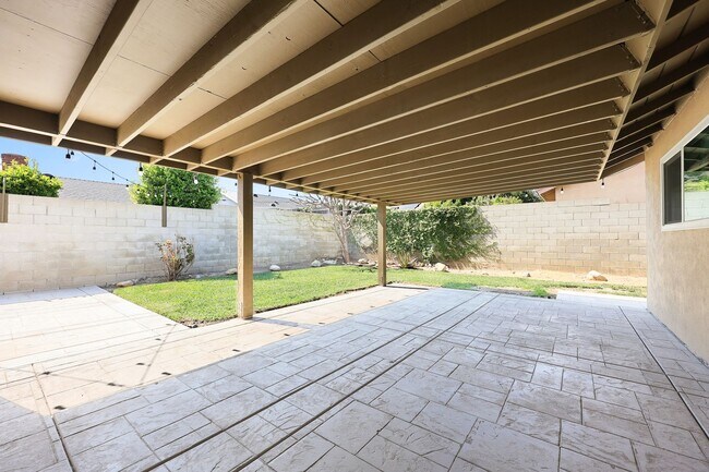 Building Photo - Gorgeous North Upland Home for Lease