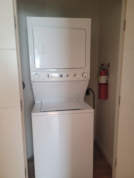 Building Photo - 2111 W University Dr