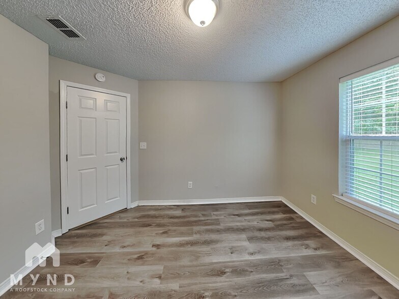 Building Photo - 1850 Penzance Pkwy