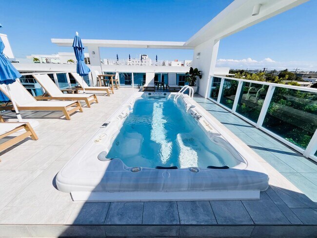 Building Photo - 1 S Palmway