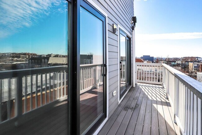 Building Photo - 2812 Georgia Ave NW