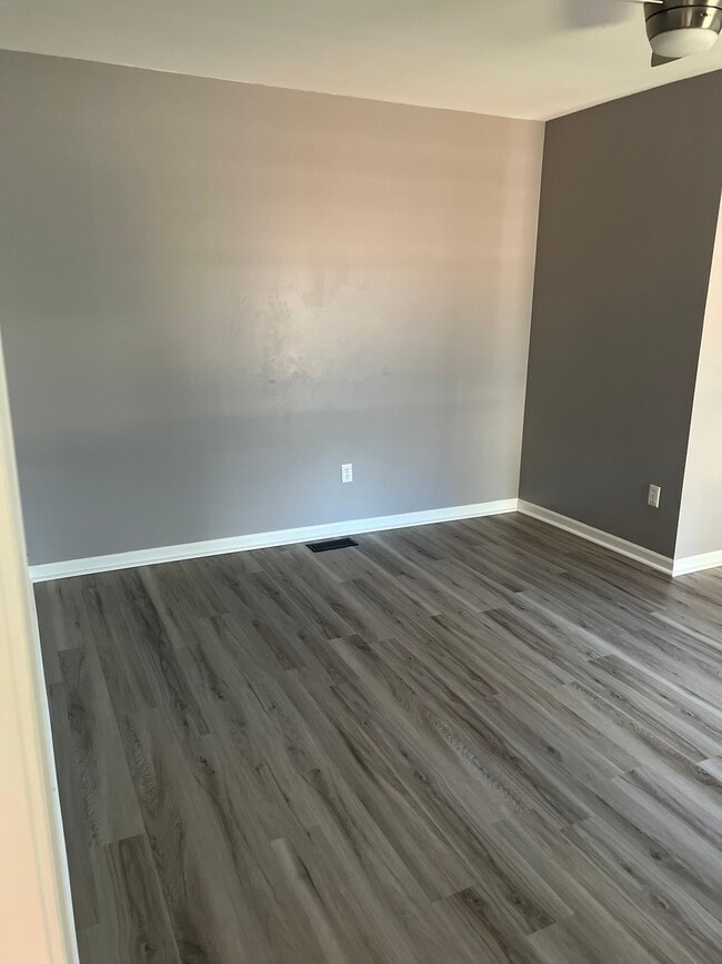 Building Photo - 443 South St