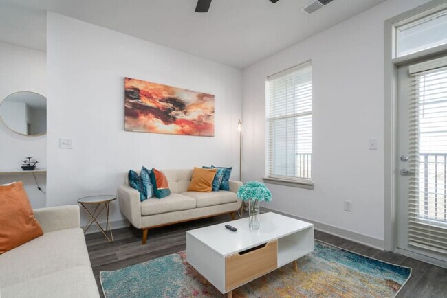 Building Photo - 5775 Sunrise Wy