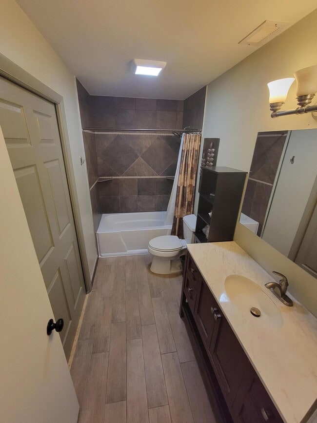 Building Photo - 104 Arrowhead Cir