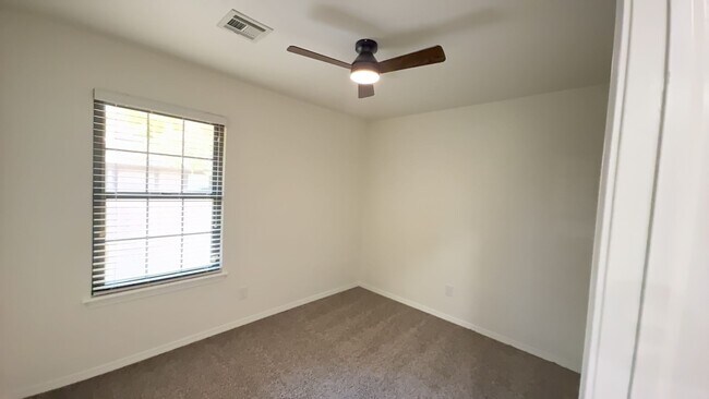 Building Photo - Welcome to your newly remodeled 3bed/2bath...