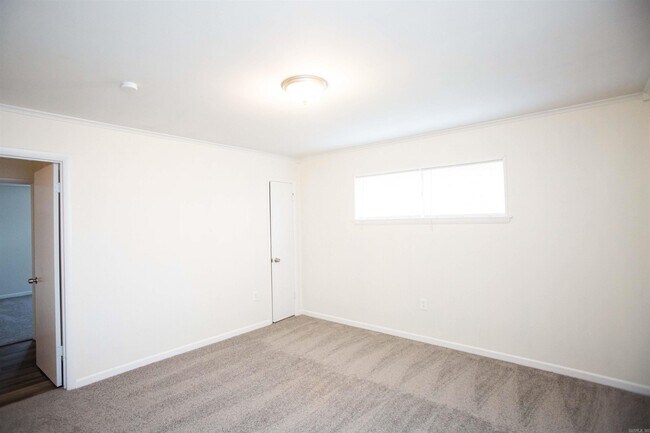Building Photo - 13324 Alexander Rd