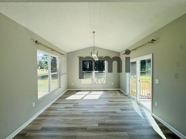 Building Photo - 5749 Shadowfair Ln