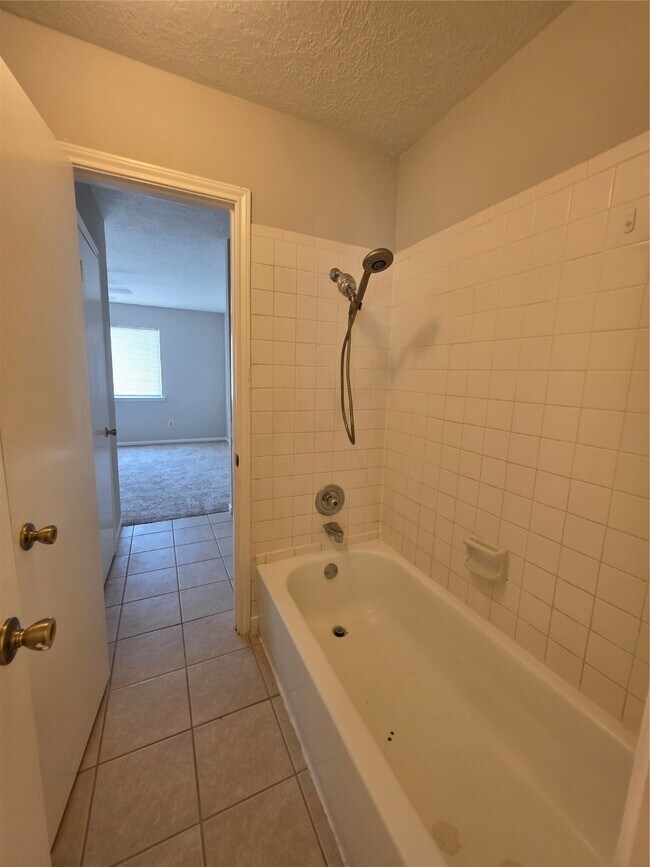 Building Photo - 1969 Country Village Blvd