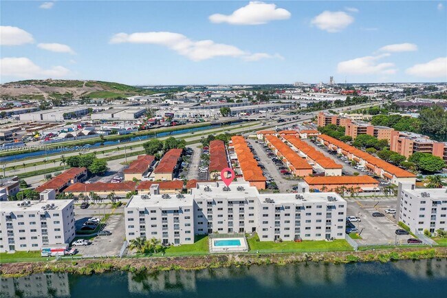 Building Photo - 9915 W Okeechobee Rd